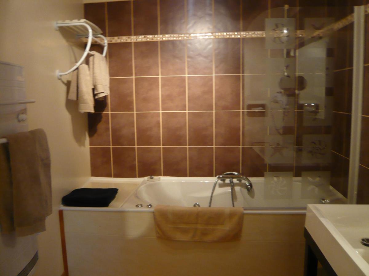 Chambres Et Roulotte De La Gentilhommiere Chazey-sur-Ain Eksteriør bilde